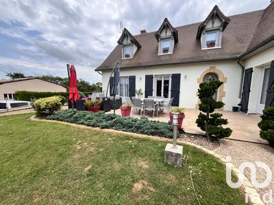 Maison - 270 m² - 10 pièces