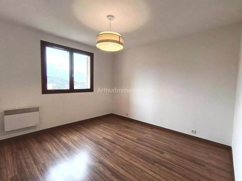 Appartement - 77 m² - 3 pièces
