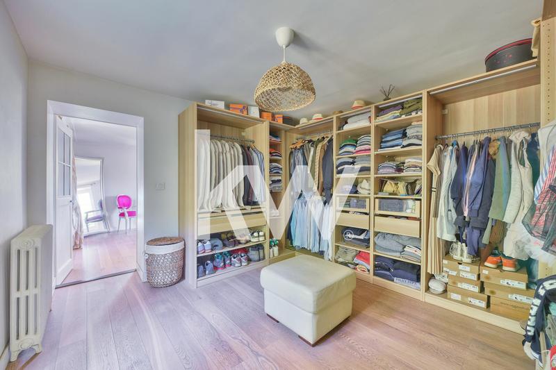 Maison - 351 m² - 8 pièces