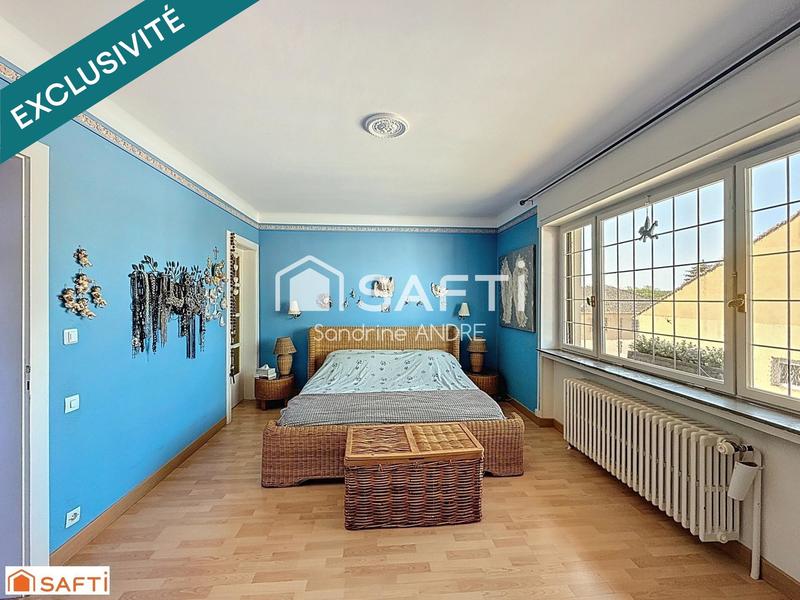 Maison - 260 m² - 10 pièces