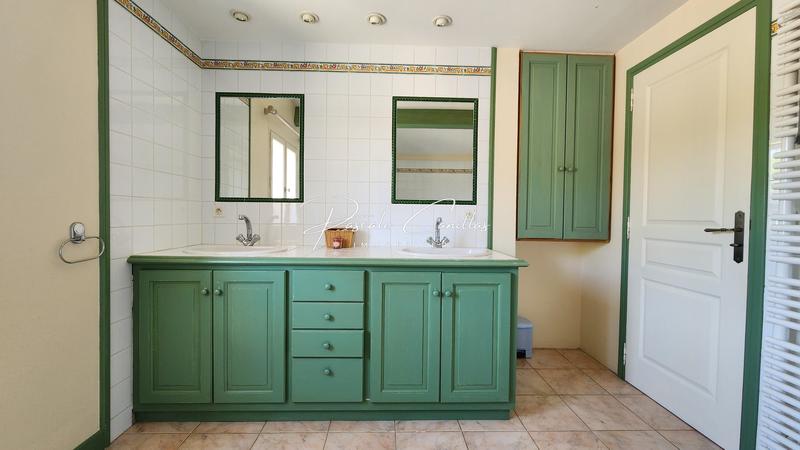 Villa - 258 m² - 10 pièces