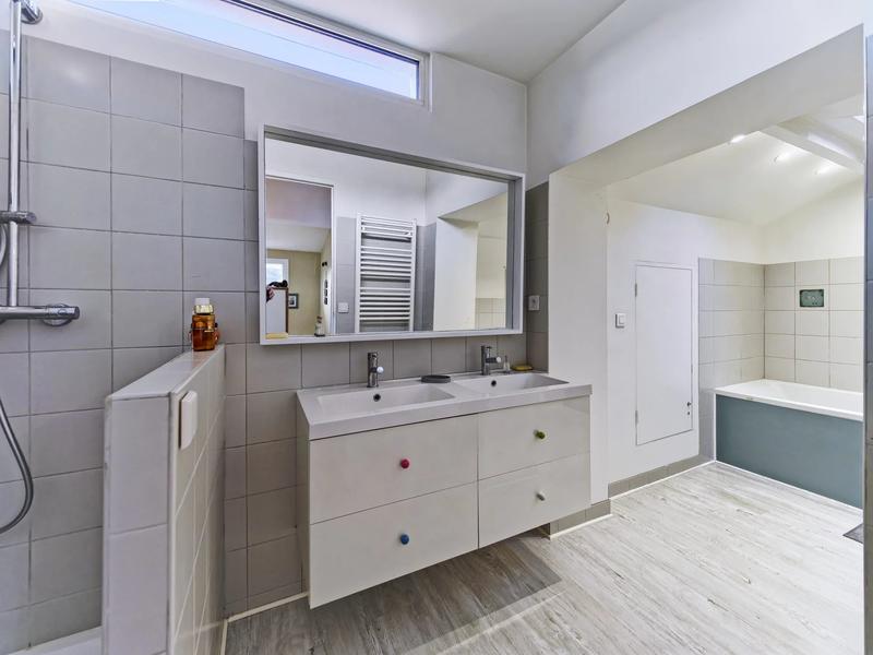 Villa - 215 m² - 6 pièces