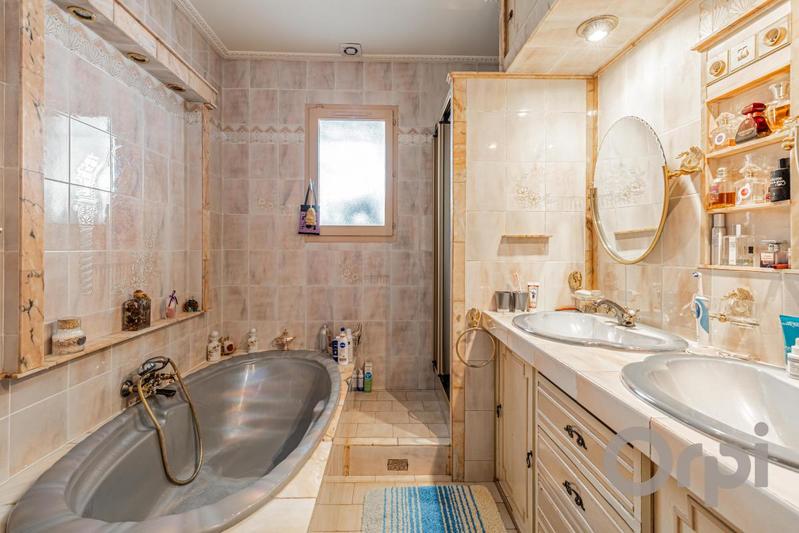 Maison - 94 m² - 4 pièces