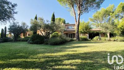 Maison - 225 m² - 6 pièces