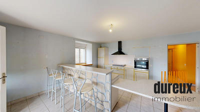 Maison ancienne - 144 m² - 3 pièces