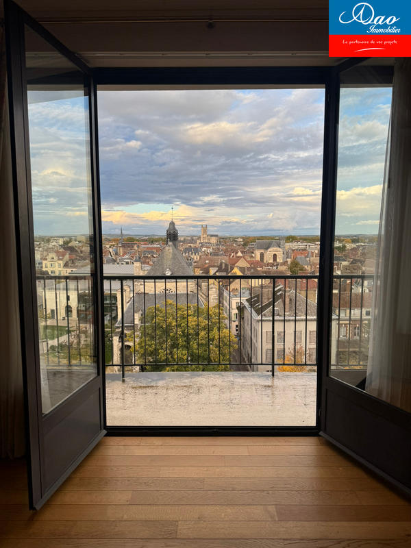 Appartement - 195 m² - 6 pièces