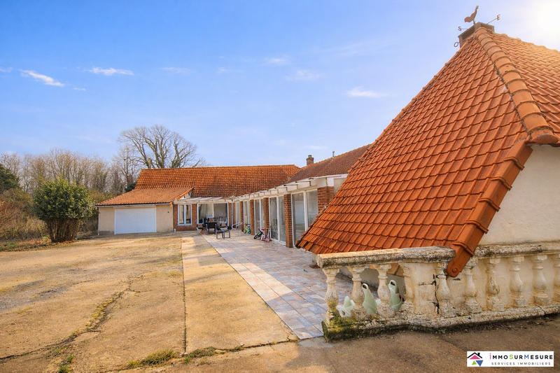 Maison - 220 m² - 6 pièces