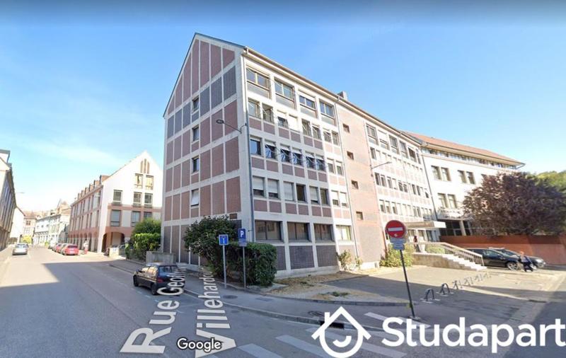 Chambre - 14 m² - 1 pièce