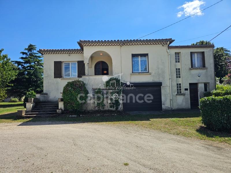 Maison - 241 m² - 9 pièces