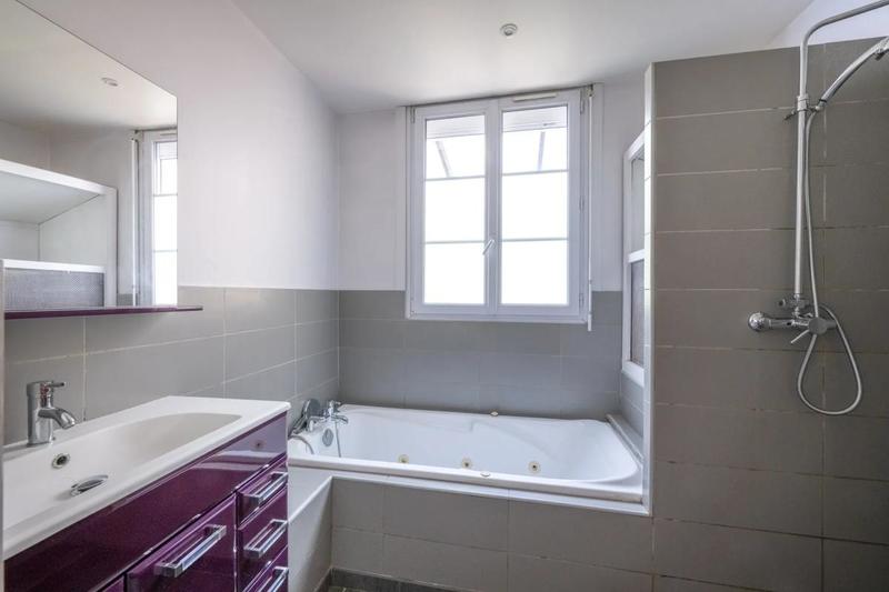 Maison - 187 m² - 8 pièces