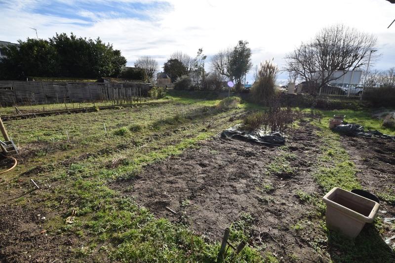 Terrain constructible - 1 000 m²