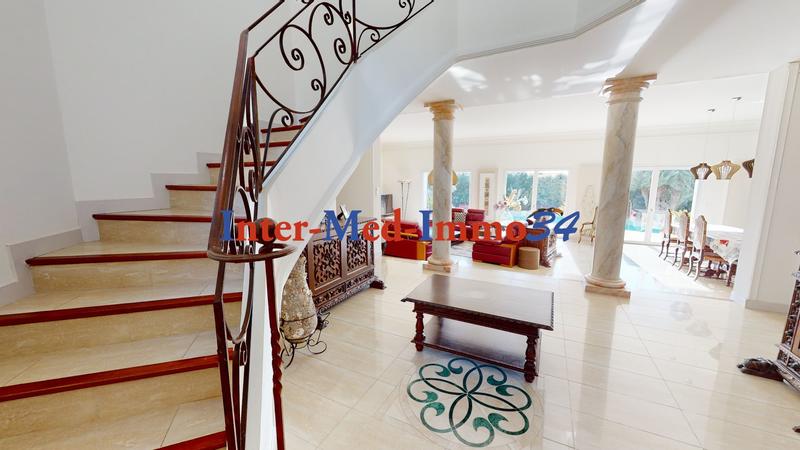 Villa - 237 m² - 7 pièces