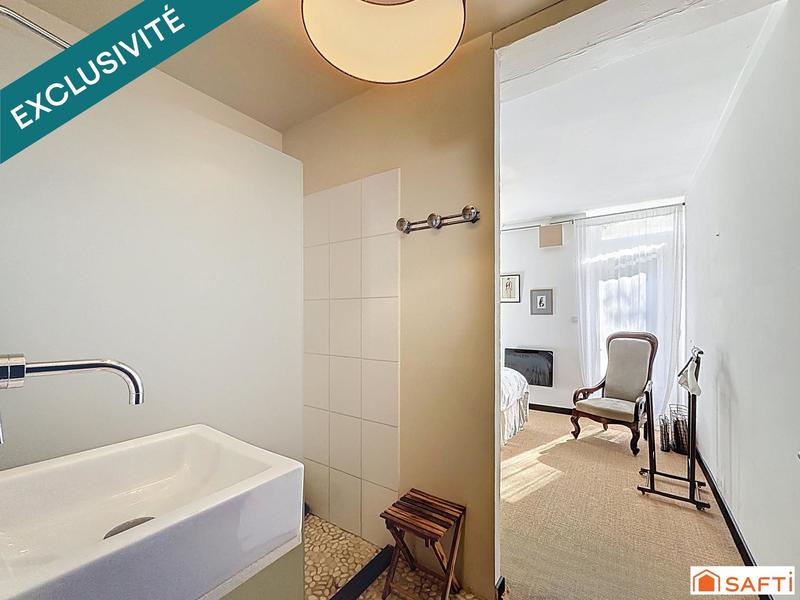 Maison - 222 m² - 8 pièces