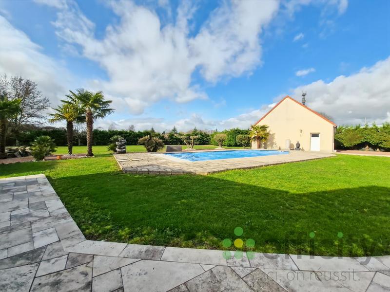 Pavillon - 287 m² - 10 pièces