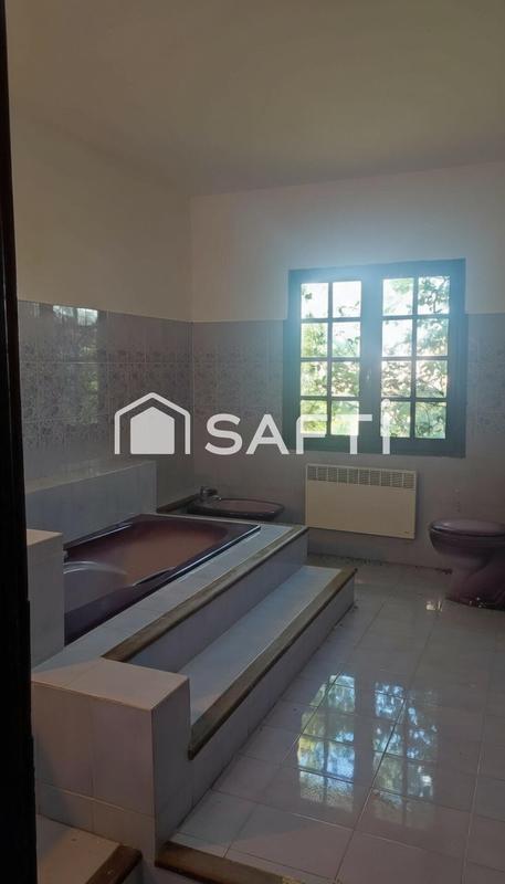 Maison - 228 m² - 7 pièces