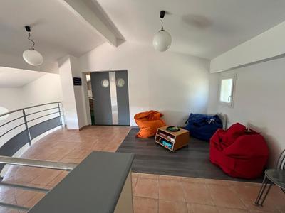 Maison - 208 m² - 5 pièces