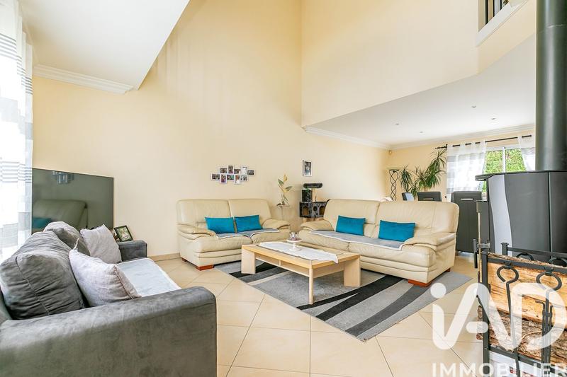 Maison - 213 m² - 7 pièces