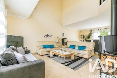 Maison - 213 m² - 7 pièces