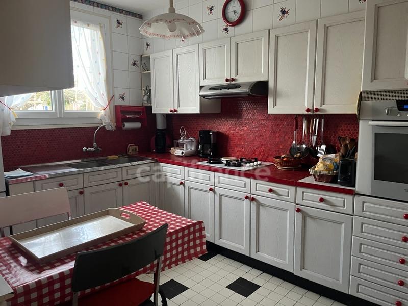 Maison - 94 m² - 4 pièces