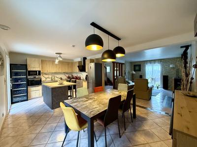 Pavillon - 146 m² - 8 pièces