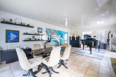 Maison - 152 m² - 7 pièces