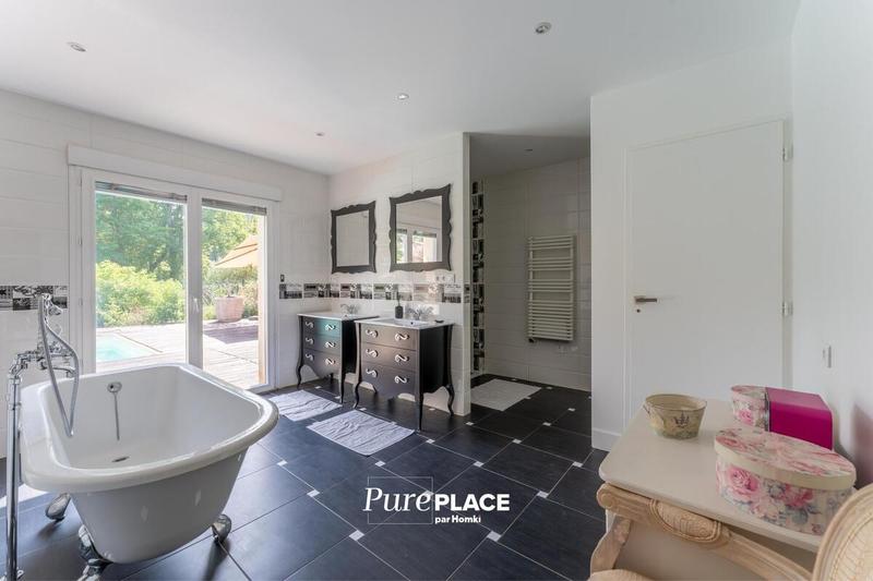 Maison de maîtres - 270 m² - 7 pièces