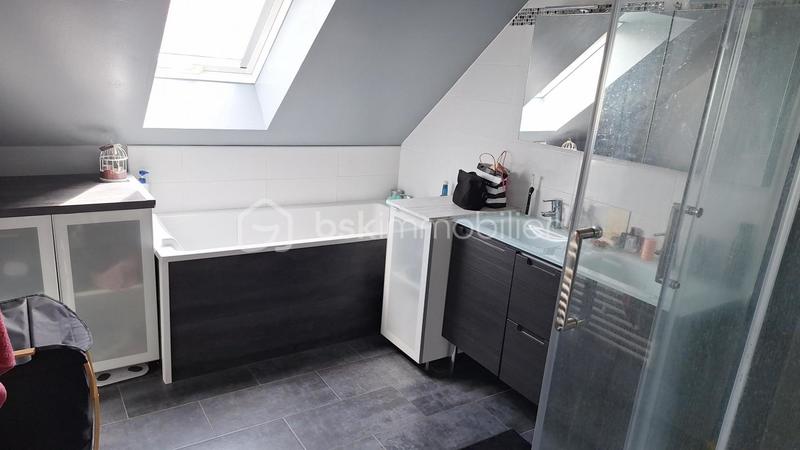 Maison traditionnelle - 85 m² - 5 pièces