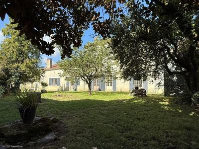 Maison de village - 315 m² - 11 pièces