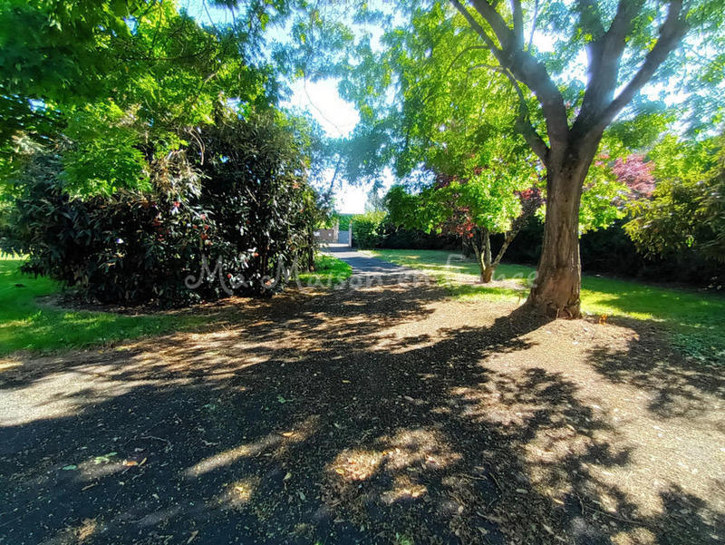 Maison - 300 m² - 11 pièces