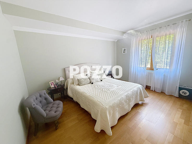 Maison - 159 m² - 7 pièces