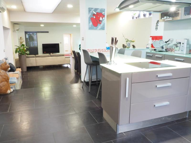 Maison - 177 m² - 5 pièces