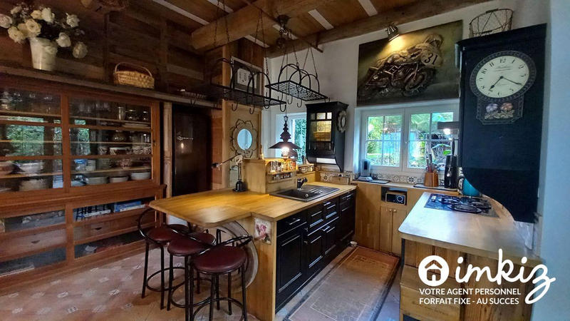 Maison - 332 m² - 11 pièces