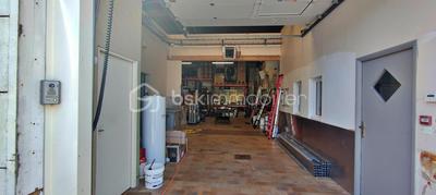 Entrepôt - 246 m² - 5 pièces