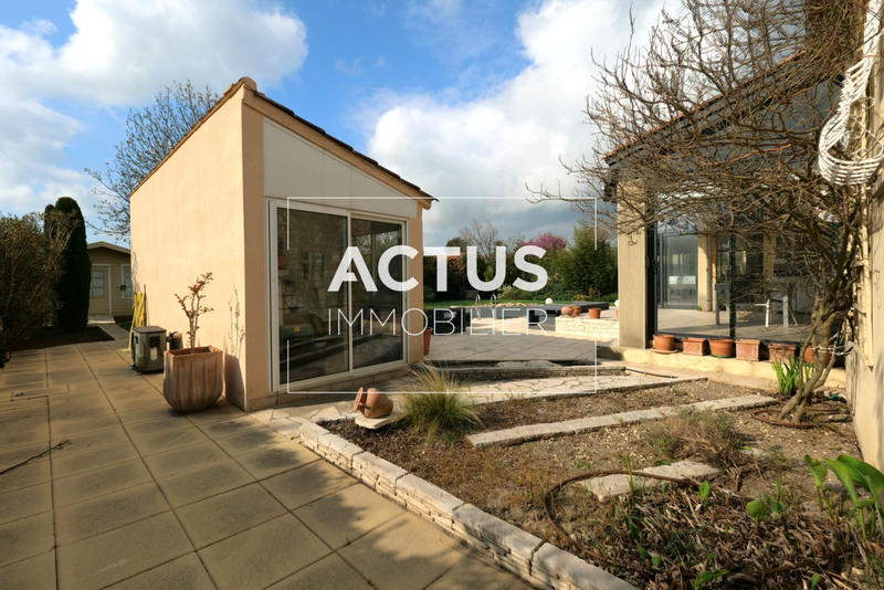 Maison - 196 m² - 7 pièces