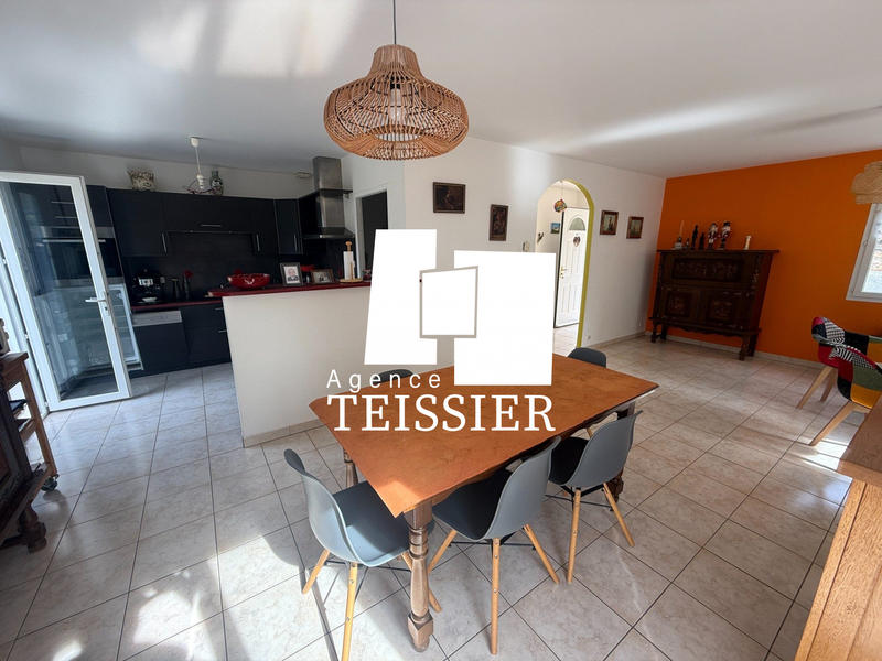 Maison - 95 m² - 5 pièces