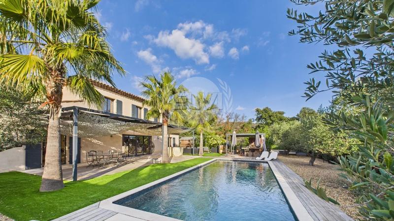 Maison - 177 m² - 5 pièces