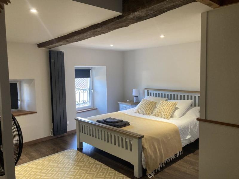 Maison - 250 m² - 6 pièces