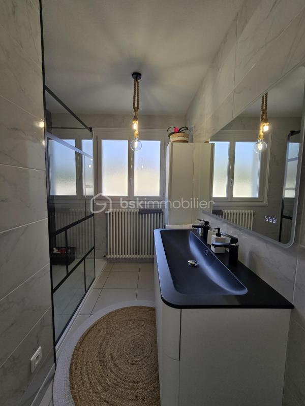 Maison traditionnelle - 114 m² - 5 pièces