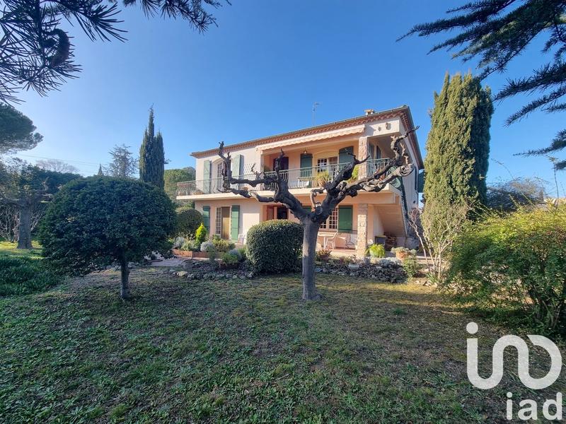 Maison - 210 m² - 7 pièces