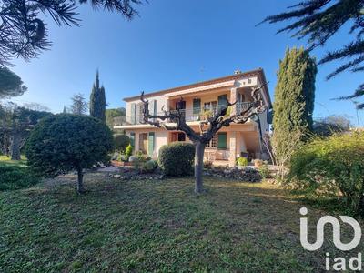 Maison - 210 m² - 7 pièces