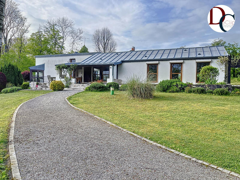 Maison - 340 m² - 9 pièces