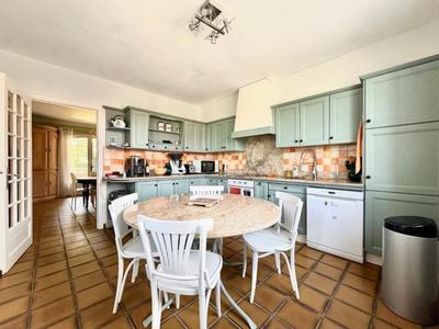 Demeure - 163 m² - 6 pièces