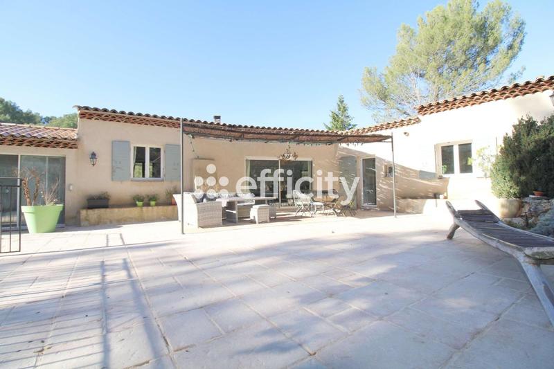 Maison - 238 m² - 8 pièces