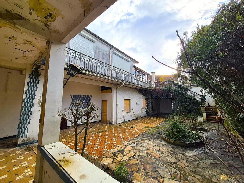 Maison de maîtres - 330 m² - 14 pièces