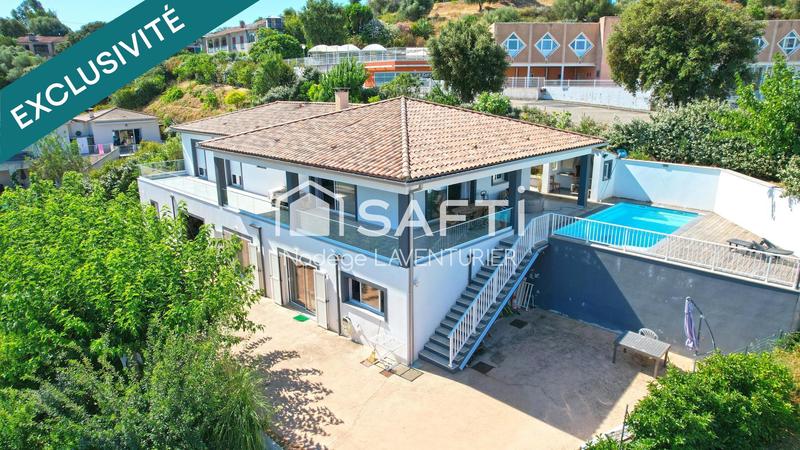 Maison - 238 m² - 9 pièces