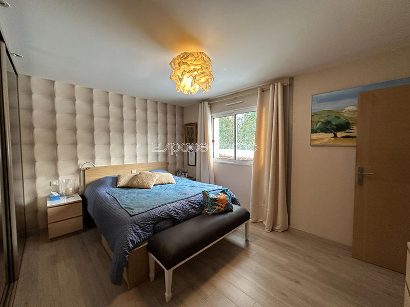 Maison - 294 m² - 10 pièces