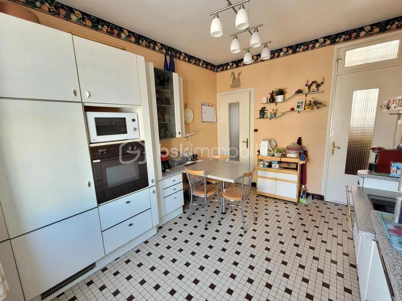 Maison traditionnelle - 125 m² - 5 pièces