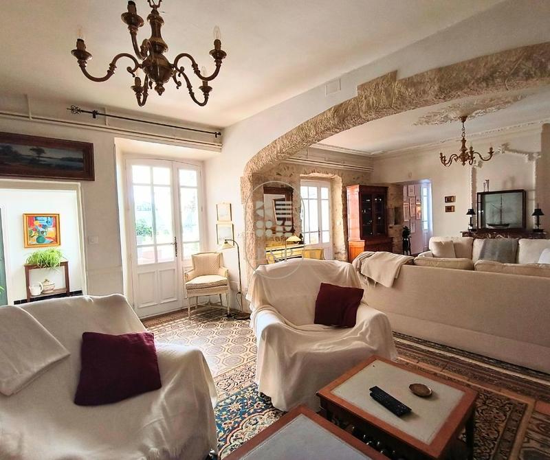 Mas - 431 m² - 10 pièces