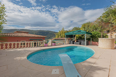 Maison - 205 m² - 9 pièces