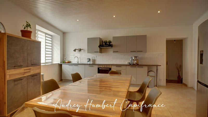 Appartement - 218 m² - 6 pièces